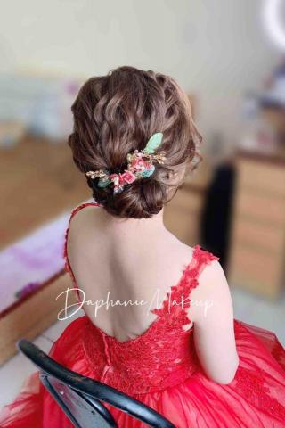 台中海線紋綉新祕曉孜Daphanie造型師 - 手工飾品 新娘髮飾 台中海線紋綉新祕曉孜Daphanie造型師 - 手工飾品 新娘髮飾