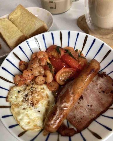 俞俞鈴 - 早午餐