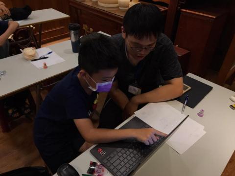 謝永瀚 - 國小伴讀