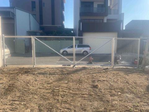 承蓁工程行.圍籬工程 - 客制化-圍籬大門。菱型網+圓管