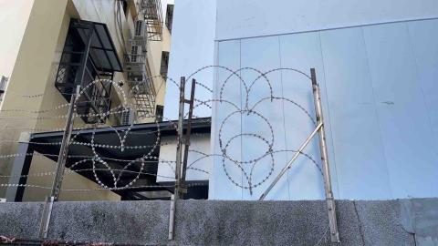 承蓁工程行.圍籬工程 - 客制化-刀片蛇腹型造型圍籬。