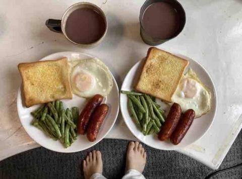 俞俞鈴 - 早午餐