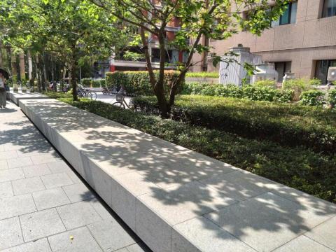 陳俊宏 - 商辦大樓外圍清潔後