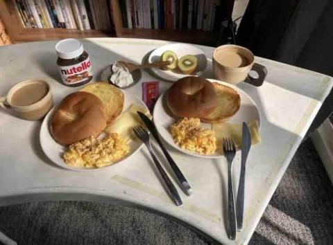 俞俞鈴 - 模仿麥當勞貝果早餐