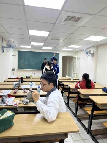 莊胤辰 - 國三會考班擔任解題老師