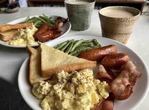 俞俞鈴 - 早午餐