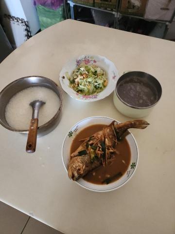 李龍瑞 - 一般家常菜，如比較專業的菜色我可能不會