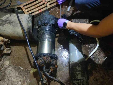 鄭欽元 - 污水馬達故障更換