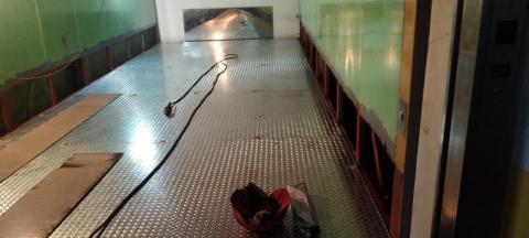 唐先生 - 新莊停車場，更換地上花版