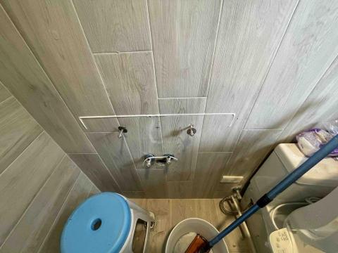 🔆 清潔小幫手 🔆 - 廁所洗手台拆除的殘膠 處理前