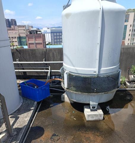 周先生 - 冷卻水塔清潔