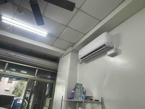 崇宏冷氣空調 - 無管槽設計，一樣把最好的佈線拉好，視覺依然乾淨俐落