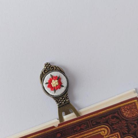 筍筍 - 手工刺繡書籤，商品攝影
