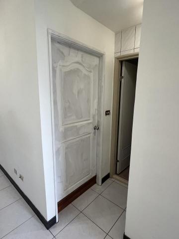 板橋油漆-和諺 - 門框門片改色前