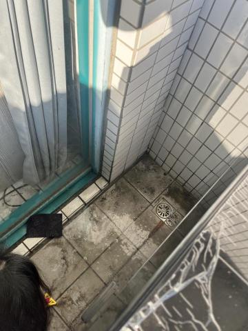 吳梓岑 - 陽台前