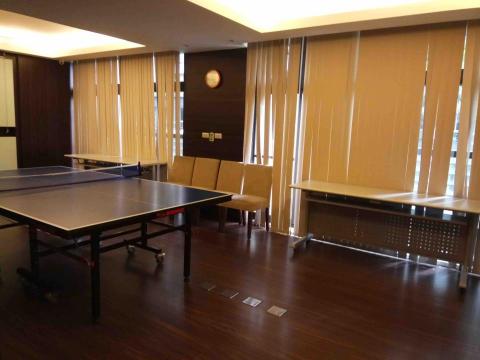 沈承佑 - 桌球室使用環境及木質地板