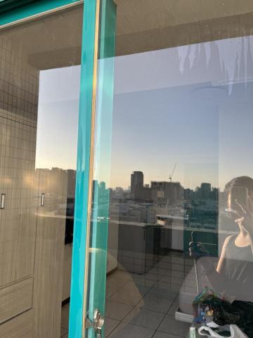 吳梓岑 - 玻璃及窗框清潔