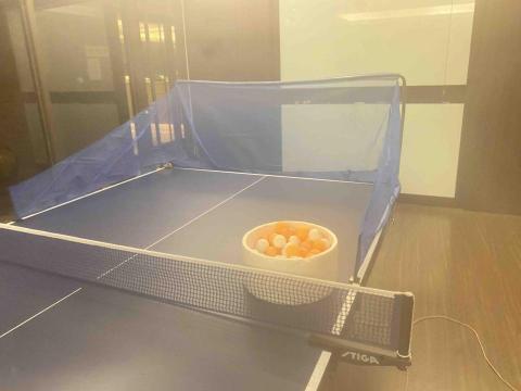 沈承佑 - 桌球擊球網及練習球