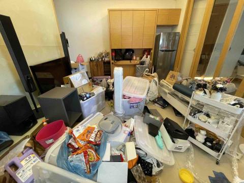 Vi Vi 居家整理師 - 客廳前置前照片