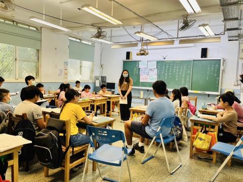 賴葦庭 - 國語區級公開課