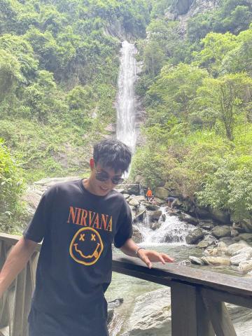 楊宜璋 - 本人喜歡遊山玩水