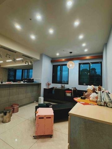 丞采工程行 - 3房一廳 40坪立面跳色 吧台旁的空間