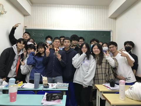 milkson專業高中物化家教 - 化學學測班的結業合照