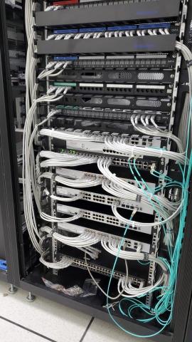 晟望科技股份有限公司 - 1.伺服器與存儲設備規畫建置
2.備份備援系統建置
3.虛擬主機
4.無線網路佈建
5.核心交換器/邊際交換器
6.智慧網管                                       
7.防火牆規劃
8.零信任數據備份與復原機制
9.使用者教育與培訓
10.光纖主幹佈線
11.網路佈線
12.機櫃與配線架      
13.端口、電纜設備標識
14.完整施工與驗收報告