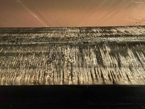 尚猛冷氣空調行 - 冷氣使用無毒藥劑把髒污清出來