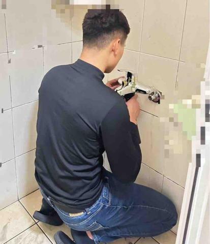 鄭欽元 -  單槍冷熱龍頭安裝