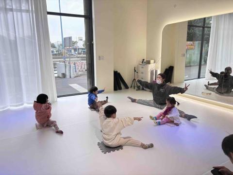 伍個舞舞蹈工作室 - 幼兒律動