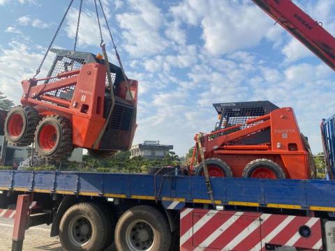 鈕鋒國際開發 -  鈕鋒國際開發 -