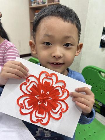 Jaclyn  - 兒童美術&mdash;窗花藝術