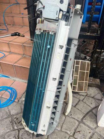 昕暘冷氣空調工程行 -  冷氣拆回清潔保養