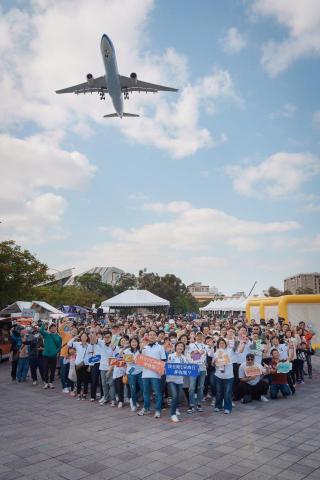 ATM Studio - TaCo - 活動攝影拍攝超過300場，包括記者會、尾牙春酒、家庭日、運動會、校園演講、醫學講座、座談會、畢業典禮、成果發表會、活動參訪等，客戶包含台北市政府花蓮縣政府等公家機關，IBM、台灣松下、宏碁ACER、迪卡儂、特力屋集團、BMW集團、禮來藥廠、台灣三豐、台大政大等EMBA、饗宴集團、晶湯匙等，各種活動經驗豐富，可完成客戶多方位拍攝需求。