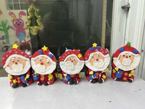 Jaclyn  - 兒童美術&mdash;聖誕筆筒製作