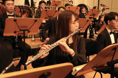 呂冠臻長笛/鋼琴教學 - 交響樂團演出