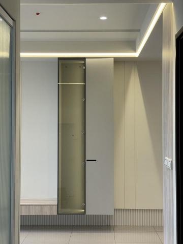 一鳴室所 室內設計工作室 - 系統櫃+簡約天花板設計 一鳴室所 室內設計工作室 - 系統櫃+簡約天花板設計