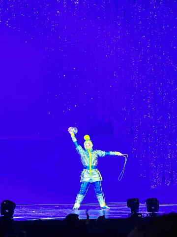 鍾雨緹 - 美國劇場馬戲演出 鍾雨緹 - 美國劇場馬戲演出