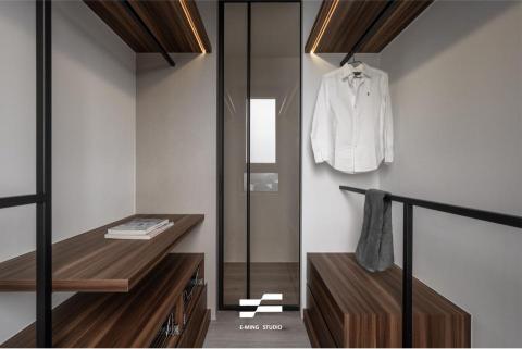 一鳴室所 室內設計工作室 - 更衣室 一鳴室所 室內設計工作室 - 更衣室