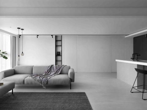 恆有空間設計有限公司 - 「進家門的那一刻，意味著今天的我結束了」
山很高、天很空、心很寬、路還很遠每天回到屬於自己的舒適圈就該放下外界一切擾與雜念將勿擾模式開啟，喝著肥宅快樂水
此時就是最無敵的境界
一番沉澱以後，又有勇氣面對新挑戰
慢慢來，比較快，路雖然長，就快到了過了這個村，應該還有下個店！
---
恆有空間 Alwaysis Design
電話 102-8773-9505
地址 |台北市大安區仁愛路三段29號10樓之3
官方 LINE@| @alwaysis