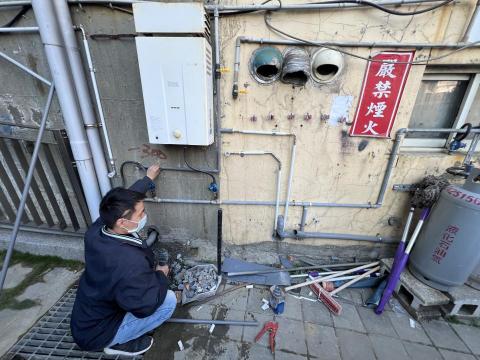 許哲嘉 - 熱水管配置