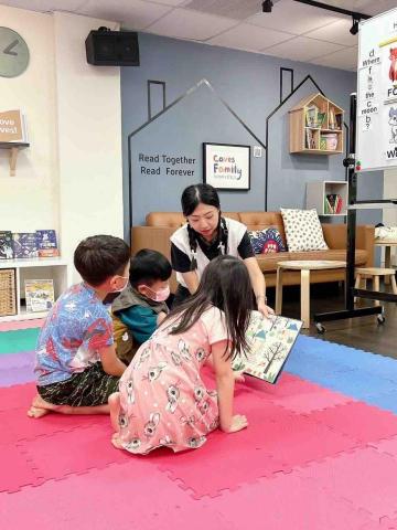 虹蕾 - 英文繪本課程