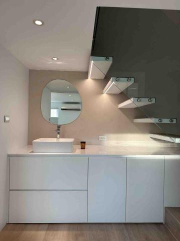 恆有空間設計有限公司 - 空間依照使用習性給予色彩及能量
沈穩俐落是穩定情感的深色素雅簡單是放空思緒的淺色透過各式建材的得宜搭配它們堆疊、相襯、綻放、和諧
獨到的品味、偏愛的眼光炙熱的靈魂、淡然的生活態度每一個角落都有屬於它的書序設計師為它謄寫上使用規則剩餘的留白畫面
便是留給居住者的自由彈性