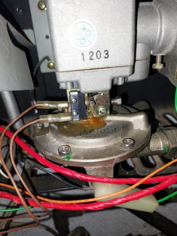 何宗弘 - 熱水器漏水