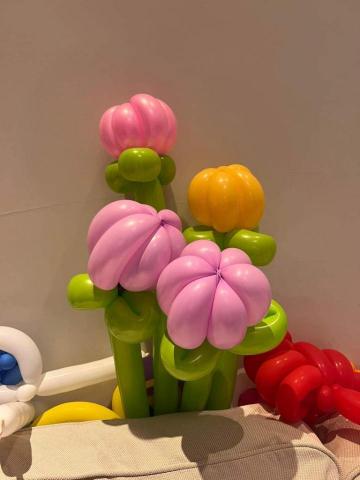 霓霓：氣球花束、氣球人物造型、造型氣球、氣球生日派對、氣球表 - 鬱金香