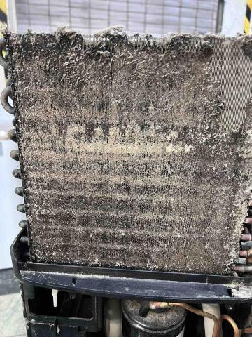 上成空調 - 除濕機EVA阻塞