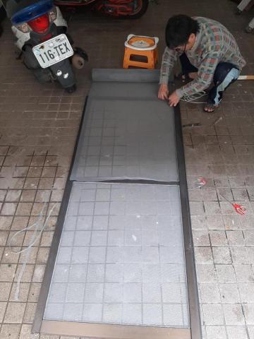 鐘明泉 - 紗門維修更換紗網