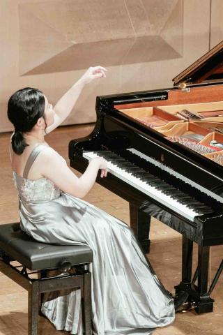 🎹 林晏筠 老師 鋼琴教學 - 教學之餘，積極舉辦個人獨奏會，增進自身演奏能力