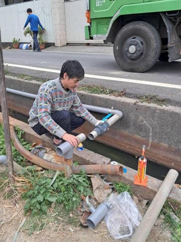 鐘明泉 - 地下水抽水機灌溉用水配管